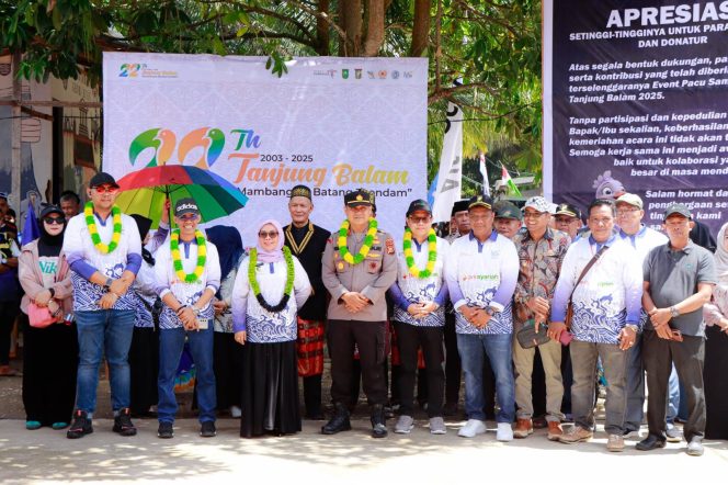 
					Buka Turnamen Pacu Sampan Tanjung Balam, Wabup Misharti Berikan Apresiasi