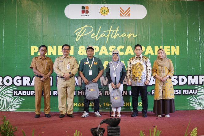 
					Didukung BPDP dan Ditjenbun, PT MTC Gelar Pelatihan SDMPKS ‘Panen & Pasca Panen’ Angkatan 1 di Riau Sebanyak 71 Petani Sawit