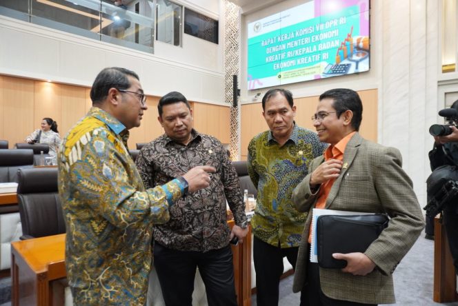 
					Minta Pemerintah Manfaatkan Potensi Wisata Budaya Lokal, Hendry Munief Sampaikan Aspirasi Dua Bupati dan Undang Menteri ke Riau