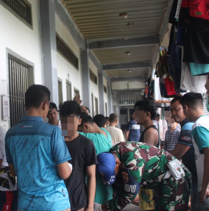 
					Lapas Bangkinang bersama APH Lakukan Razia Kamar Hunian WBP, Guna Cegah Halinar