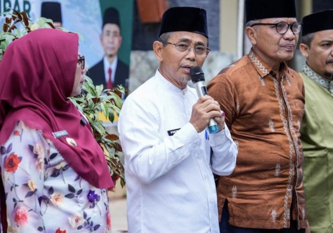 
					Baznas Kampar Serahkan Bantuan Pendidikan, Ketua Purwadi: Ini Amanah dari Muzakki
