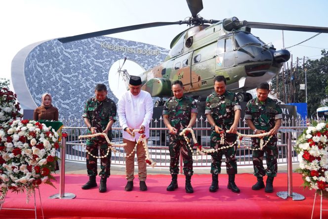 
					Panglima TNI Resmikan Monumen Helikopter SA-330 Puma