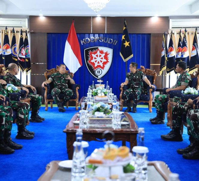 
					Pangkogabwilhan II Tinjau Kesiapan Operasional Koops Udara II di Makassar