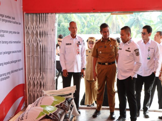 
					Bersama Gubernur Riau, Bupati Kampar Ikuti Launching Koperasi Merah Putih Serentak di Pulau Gadang