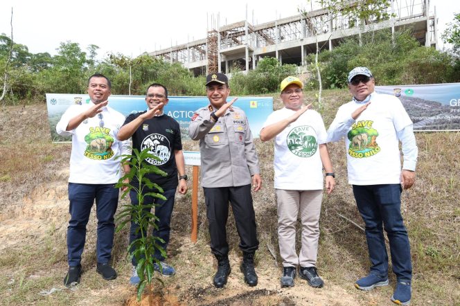 
					Hadiri ‘Green Action’ Penanaman 300 Pohon di Kampus Unilak, Kapolda Riau Berikan Apresiasi