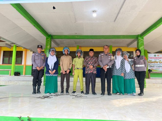 
					Satlantas Polres Kampar Go To School, Tingkatkan Kesadaran Keselamatan Berlalu Lintas di MAN 1 Kampar