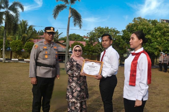 
					Pemkab Apresiasi Prestasi Atlet Taekwondo Polres Kampar di PON Kapolri Cup VI