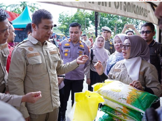 
					Bupati Ahmad Yuzar Ikuti Gerakan Pangan Murah Serentak