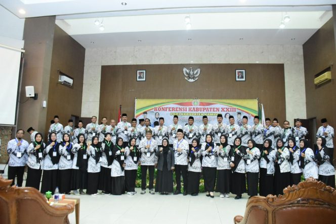 
					Wabup Misharti Resmi Buka Konferensi XXIII PGRI Kampar 2025