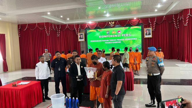 
					BNK Kampar Ikuti Pemusnahan BB Sabu di Polres, Ajak Masyarakat Perangi Narkoba