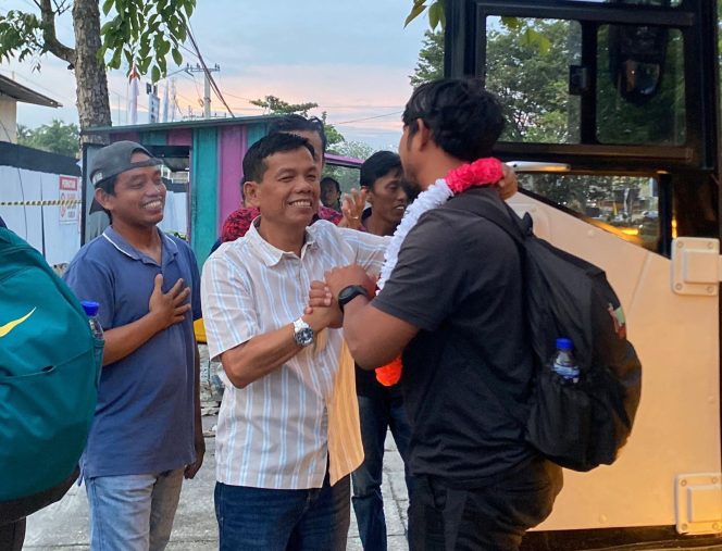 
					Wakili Riau, KS Tiga Naga Disambut Meriah Usai Berlaga di Piala Suratin U-15 Tingkat Nasional di Malang