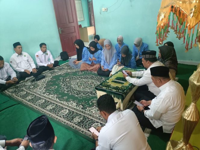 
					KUA Salo Gelar Istighosah Bersama Mahasiswa KKN untuk Kedamaian Negeri