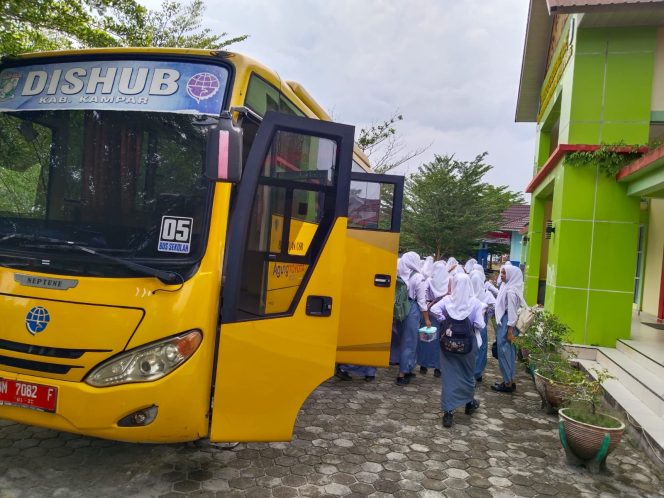 
					Tingkatkan Layanan Publik Bagi Pelajar, Berikut Trayek Bus Sekolah Dishub Kampar