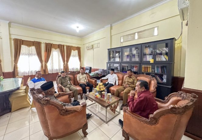 
					Perkuat Sinergi Akademisi Jaga Kondusifitas Daerah, Bupati Ahmad Yuzar Kunjungi Berbagai Kampus