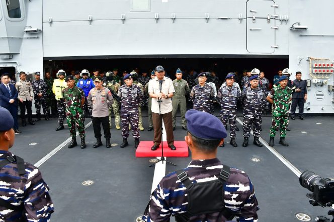 
					Panglima TNI Dampingi Menhan RI Sambut Kedatangan KRI Brawijaya-320 Di Tanah Air