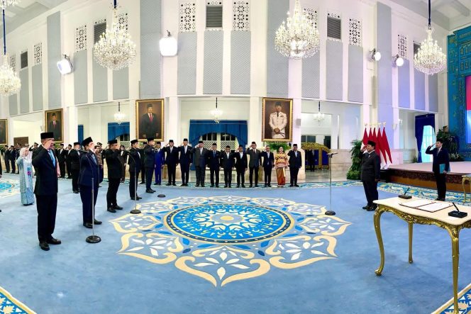 
					Presiden Prabowo Lantik Dua Menteri dan Tiga Wakil Menteri Kabinet Merah Putih