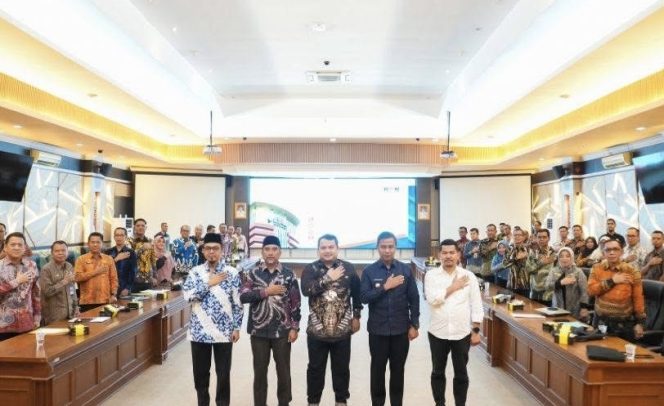 
					Kadishub Kampar Ikuti Rapat Monitoring dan Evaluasi Tindaklanjut SPI dan MCP bersama KPK RI