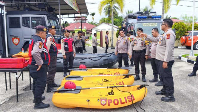 
					Siap Siaga Hadapi Bencana Alam, Kapolres Kampar Cek Perlengkapan