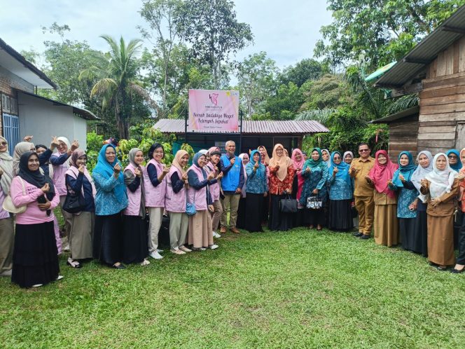 
					Wujudkan Perempuan Berdaya, Srikandi PLN Bangun Kemandirian Desa Salo Timur Melalui Pemberdayaan Kelompok Batik, Maggot & Lele