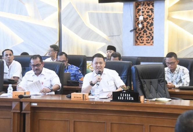 
					Sekda Hambali Ikuti Rakor Pembangunan Forum Sekretaris Daerah Seluruh Indonesia se-Riau