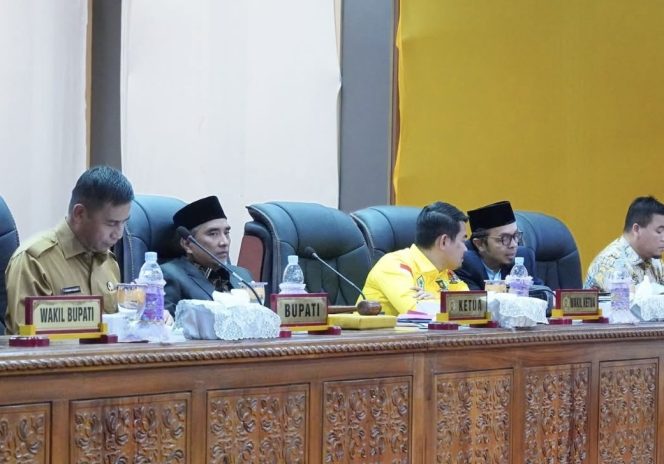 
					Bupati Ahmad Yuzar Hadiri Pembukaan Rapat Paripurna DPRD Kampar Bahas Rancangan KUA dan PPAS