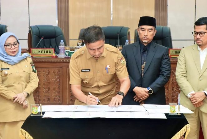 
					Bupati dan Wabup Kampar Hadiri Rapat Paripurna Penandatanganan Nota Kesepakatan Rancangan KUA PPAS APBD 2026