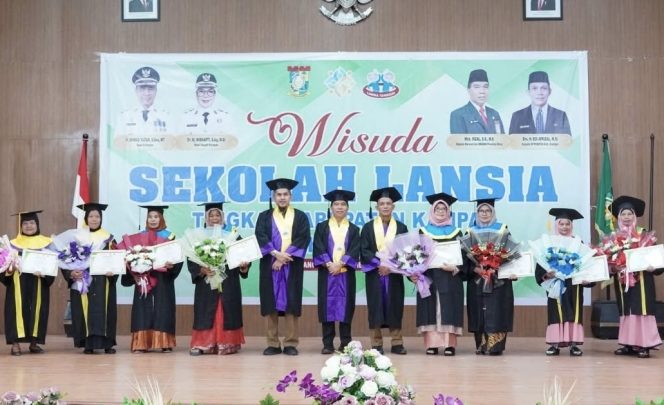 
					Wisuda Sekolah Lansia 2025, Pemkab Kampar Dorong Lansia Tetap Aktif dan Produktif
