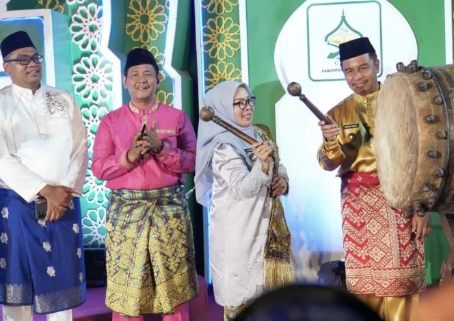 
					Resmi Buka MTQ ke-54 Tingkat Kabupaten Kampar di Kecamatan Kampar Utara, Ini Harapan Bupati Ahmad Yuzar