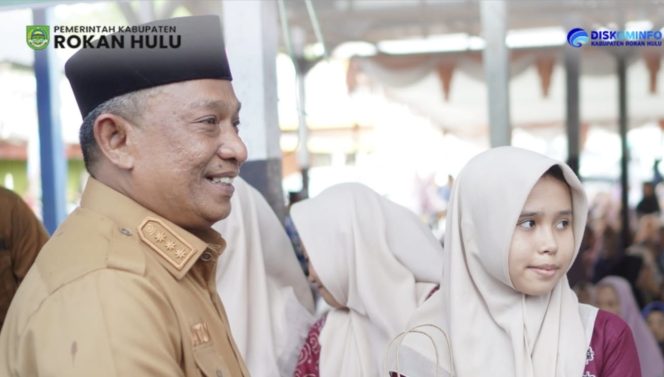 
					Bupati Rokan Hulu Hadiri Kegiatan Santunan Anak Yatim Kenegerian Rokan IV Koto