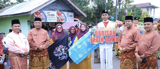 
					Bupati Anton dan Wabup Syafaruddin Ikuti Pawai Ta’aruf MTQ XLIII Riau di Bengkalis