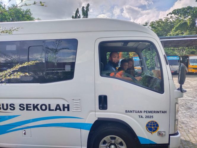 
					Dishub Kampar Dapat Hibah Bus Sekolah dari Kemenhub RI