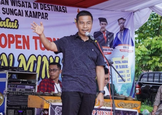 
					Bupati Ahmad Yuzar Resmi Buka Event Pacu Sampan Kampung Godang
