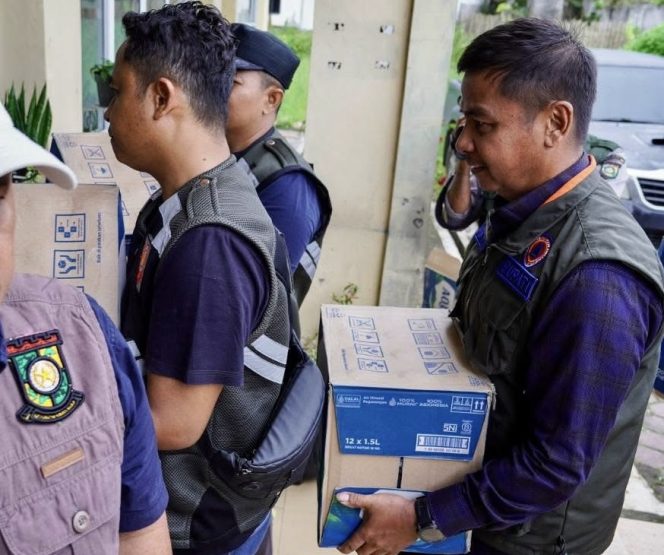 
					Bupati Ahmad Yuzar Serahkan Bantuan Bencana untuk Korban Banjir dan Longsor di Kabupaten Agam