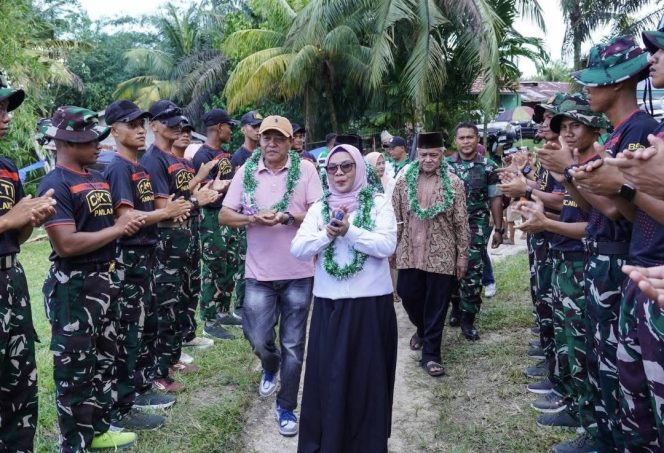
					Wabup Misharti Tutup Festival Pacu Piyau Jilid II 8 Suku Kenegerian Kebun Durian