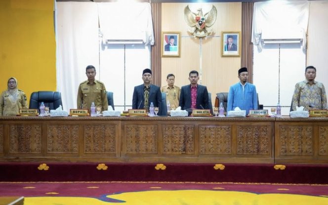 
					Hadiri Sidang Paripurna DPRD Kampar, Bupati Ahmad Yuzar Berikan Apresiasi