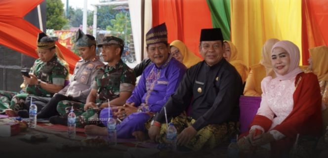 
					Sakral dan Penuh Marwah, Tuanku Tengku Muhammad Roem Dinobatkan Jadi Junjungan Adat Raja Luhak Kunto Darussalam