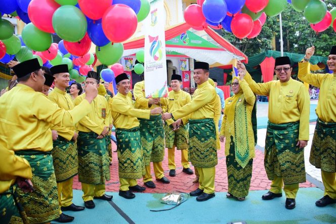 
					Bupati Ahmad Yuzar Paparkan Capaian Program Prioritas di Upacara Peringatan Hari Jadi Kampar ke 76