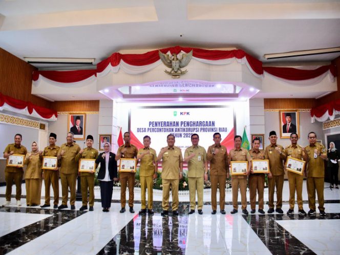 
					Desa Salo Terima Penghargaan Desa Percontohan Antikorupsi Provinsi Riau 2025