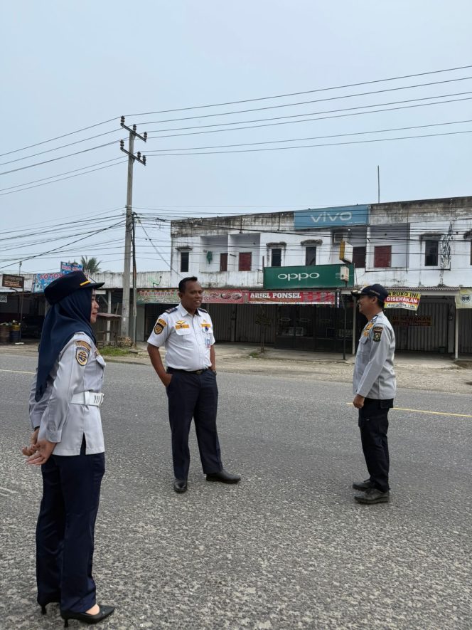 
					Berikan Pelayanan kepada Masyarakat, Dishub Kampar Rutin Pengamanan dan Pengaturan Arus Lalu Lintas