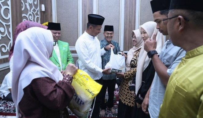 
					Bupati Kampar Hadiri Khatam Al-Qur’an dan Buka Puasa Bersama