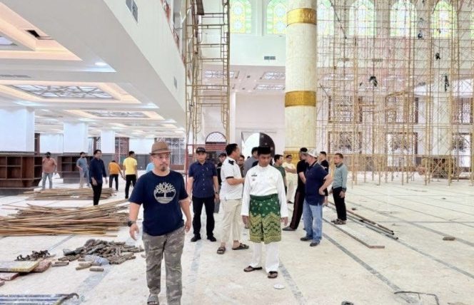 
					Jelang Idul Fitri 1447 H, Pemerintah dan Masyarakat Gotong Royong Bersihkan Masjid Islamic Center
