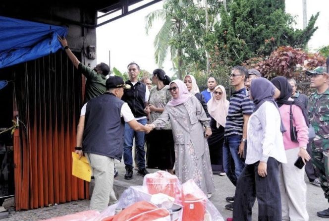 
					Wabup Misharti Salurkan Bantuan Langsung untuk Keluarga Korban Kebakaran Desa Tanah Merah