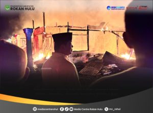 Kebakaran Hebat Landa Pasar Lama Pekan Tebih, Puluhan Rumah Hangus Dilalap Api.