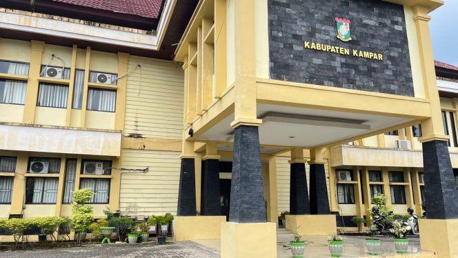 
					Disbunnak Keswan Kampar Lakukan Penanganan Konservasi Lahan Perkebunan