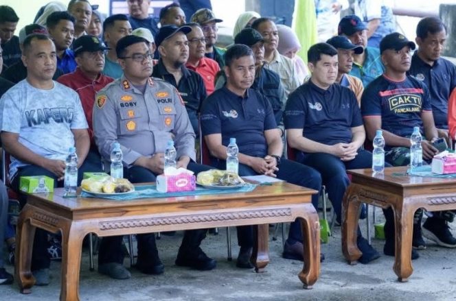 
					Lepas Start Lomba Pacu Sampan, Bupati Ahmad Yuzar: Jaga Nilai-nilai Sportivitas