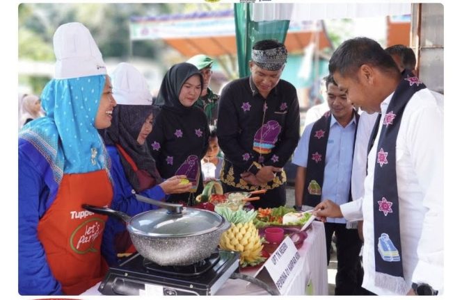 
					Festival Kreatif Lipatkain, Lomba Memasak Kuliner Tradisional Jadi yang Menarik