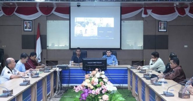 
					Efektivitas Kinerja ASN, Bupati Ahmad Yuzar Pimpin Kegiatan Monitoring Pelaksanaan WFH