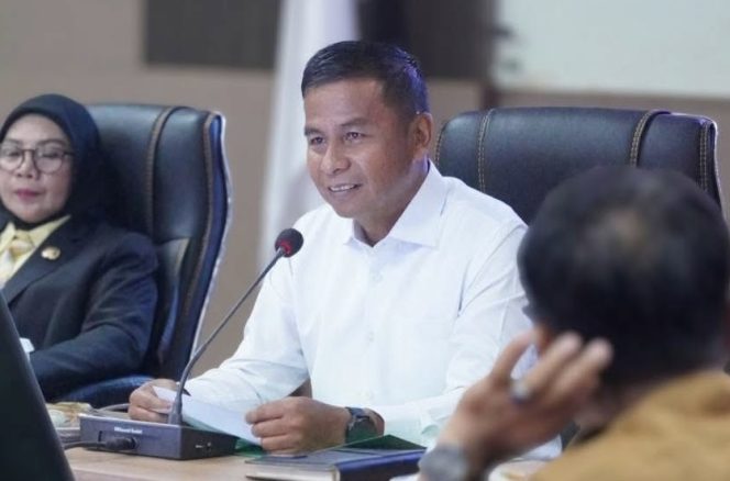 
					Pimpin Rapat Persiapan Idul Adha, Bupati Ahmad Yuzar Tekankan Distribusi Hewan Qurban Harus Tepat Sasaran