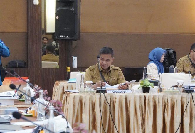 
					Bupati Ahmad Yuzar Hadiri RUPS Tahunan dan RUPSLB Bank Riau Kepri Syariah