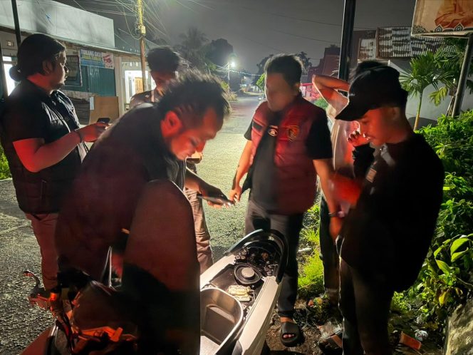 
					Jaga Keamanan Kampung Tangguh, Polres Kampar Lakukan Patroli Razia di Desa Sipungguk